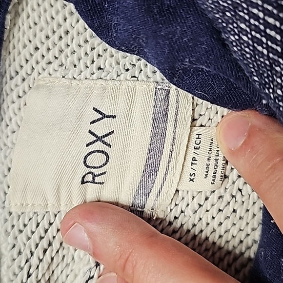 ROXY xs blue hoodie - Picture 6 of 7